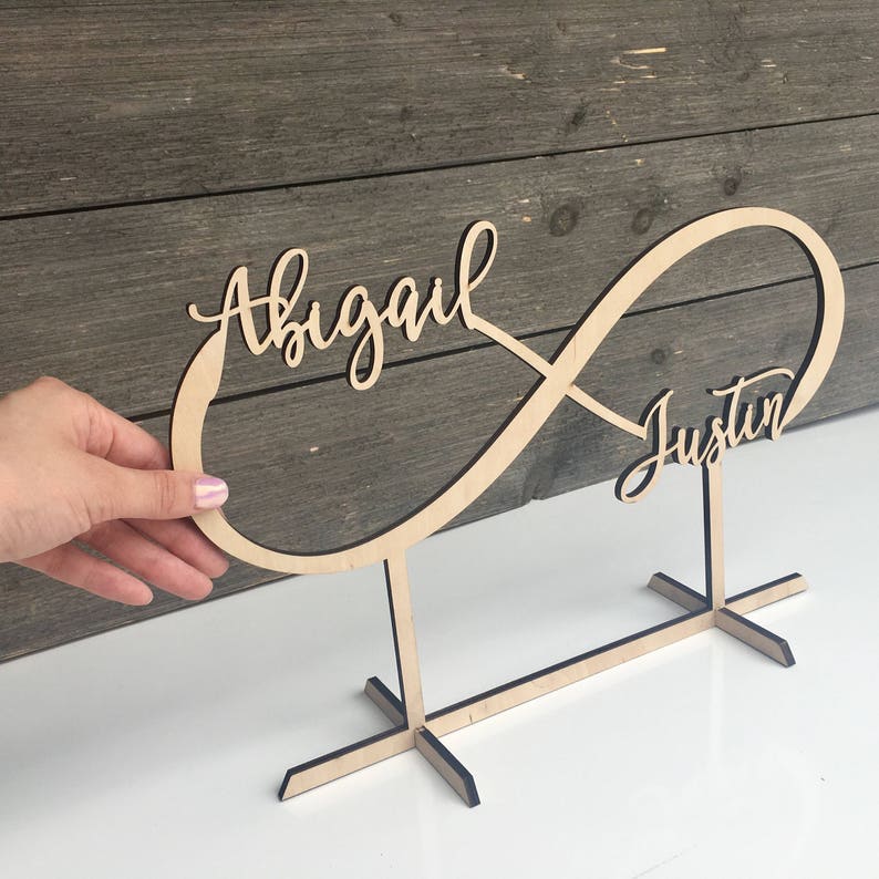 Nom personnalisé de l'infini, signe de l'infini avec noms, 35 cm L x 9 po. H de large, nom personnalisé, plateau de table, plaque de mariage, cadeau de mariage image 2