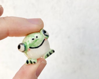 Tiny Happy Frog Totem