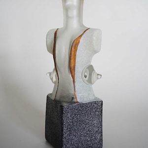 Karaffe Capri, weiß,  männlicher Torso, Handarbeit , Signiert