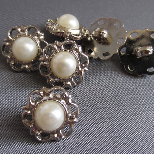 6 Vintage Style Resin Acrylic Faux Pearl Embellishment Button