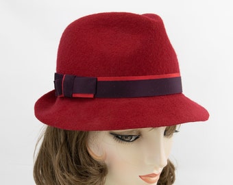 Red Wool Trilby. Women's Wool Felt Fedora. Red and Burgundy Casual Hat. Stingy Brim Red Fedora. Handmade Millinery Ladies Fedora. Felted Hat