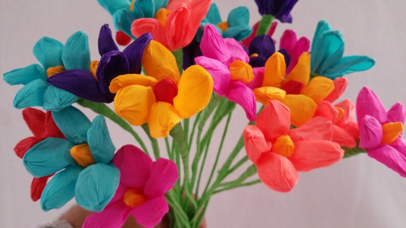 Altar Flowers Dia de Los Muertos Wedding Decorations 24 Paper Flowers Mexican Flowers Crepe Paper Flowers Party Decor Hawaiian Luau