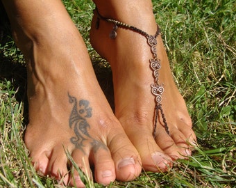 SINGLE OR PAIR Macrame Barefoot Sandal, Anklet toe ring, Spiral Calabash Charms anklet, foot thongs, foot jewelry, boho beach sandals