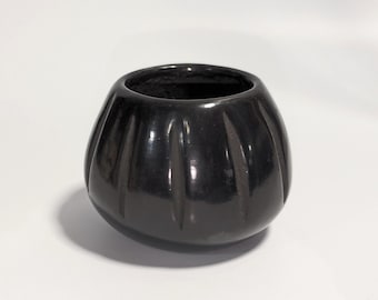 1920's Maria Martinez Signed San Ildefonso Blackware Melon Pinch Pot - RARE!
