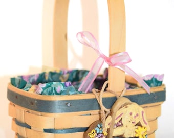 1993 Longaberger Easter Basket With Fabric and Acrylic Liners and Original Bow/Hangtag Signed