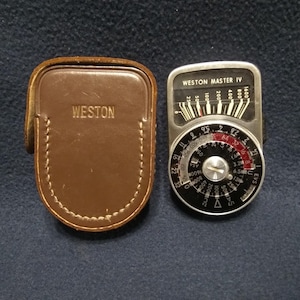 Vintage Light Meter - Weston Master IV Universal Exposure Meter Model 745 - Photography Tool - Dieselpunk Mechanical Computer - Retrotronics