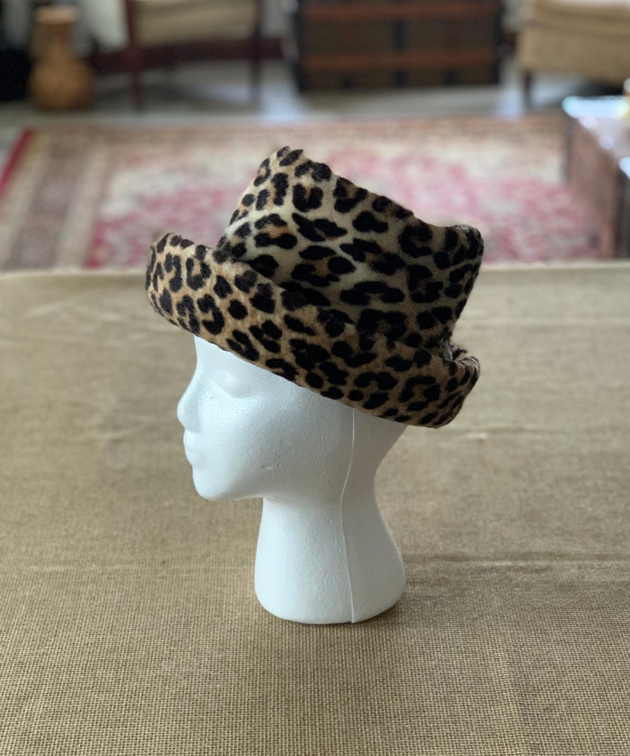 Vintage Faux Leopard Fur Bucket Hat: 1950s Petite Cloche - Etsy display picture 2