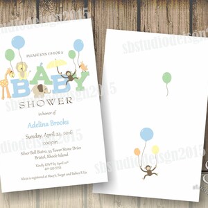 Puede incluir: Una invitaci&oacute;n a un baby shower con un esquema de color azul, verde y amarillo. La invitaci&oacute;n presenta un mono, una jirafa, un elefante y un le&oacute;n de dibujos animados sosteniendo globos. El texto de la invitaci&oacute;n dice: "Por favor, &uacute;nase a nosotros para un Baby Shower en honor a Adelina Brooks, domingo 24 de abril de 2016, 1:00 pm, Silver Bell Bistro, 55 Tower Stone Drive, Bristol, Rhode Island. Por favor, confirme su asistencia antes del 30 de abril, 401-553-5753. Alicia est&aacute; registrada en Macy's, Target y Babies R Us."