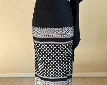 ちゃんすだあーさま専用LAO TEXTILES M-L(6-8) Black White Stretchy Skirt & Sabai Top, Thai