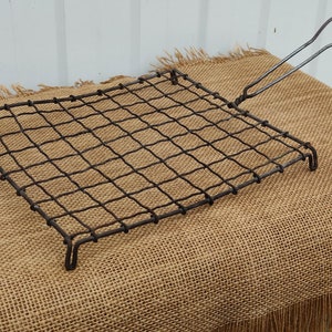 Vintage Metal Trivet - Pan Stand - Cake Stand - Iron Stand - Country Chic Farmhouse Decor