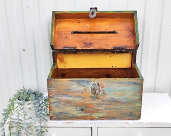 Old Wooden Box - Primitive Wooden Box - Wooden Storage - Craft Storage - Antique Display - Shabby Chic Decor