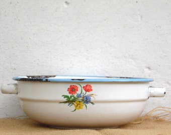 Vintage Enamel Bowl - Kitchenalia - Farmhouse Decor - Shabby Chic Kitchen Decor - Enamelware