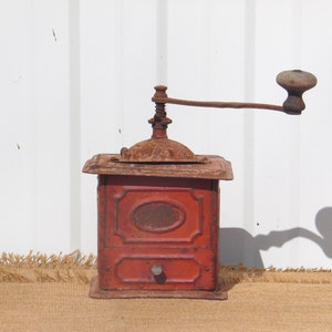 Vintage Metal Coffee Grinder: Antique Rustic Decor