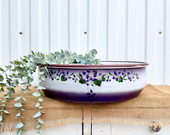 Lavabo de esmalte vintage: decoración de cocina rústica