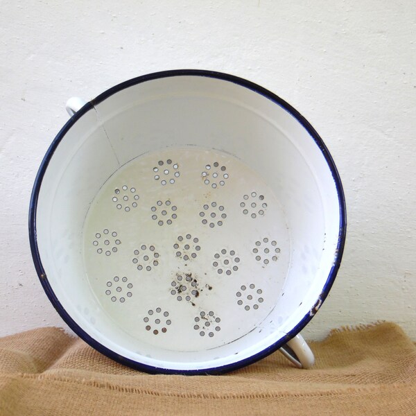 Vintage Enamel Strainer - White Enamel Colander - Enamel Sieve - Enamelware - Country Cottage Chic