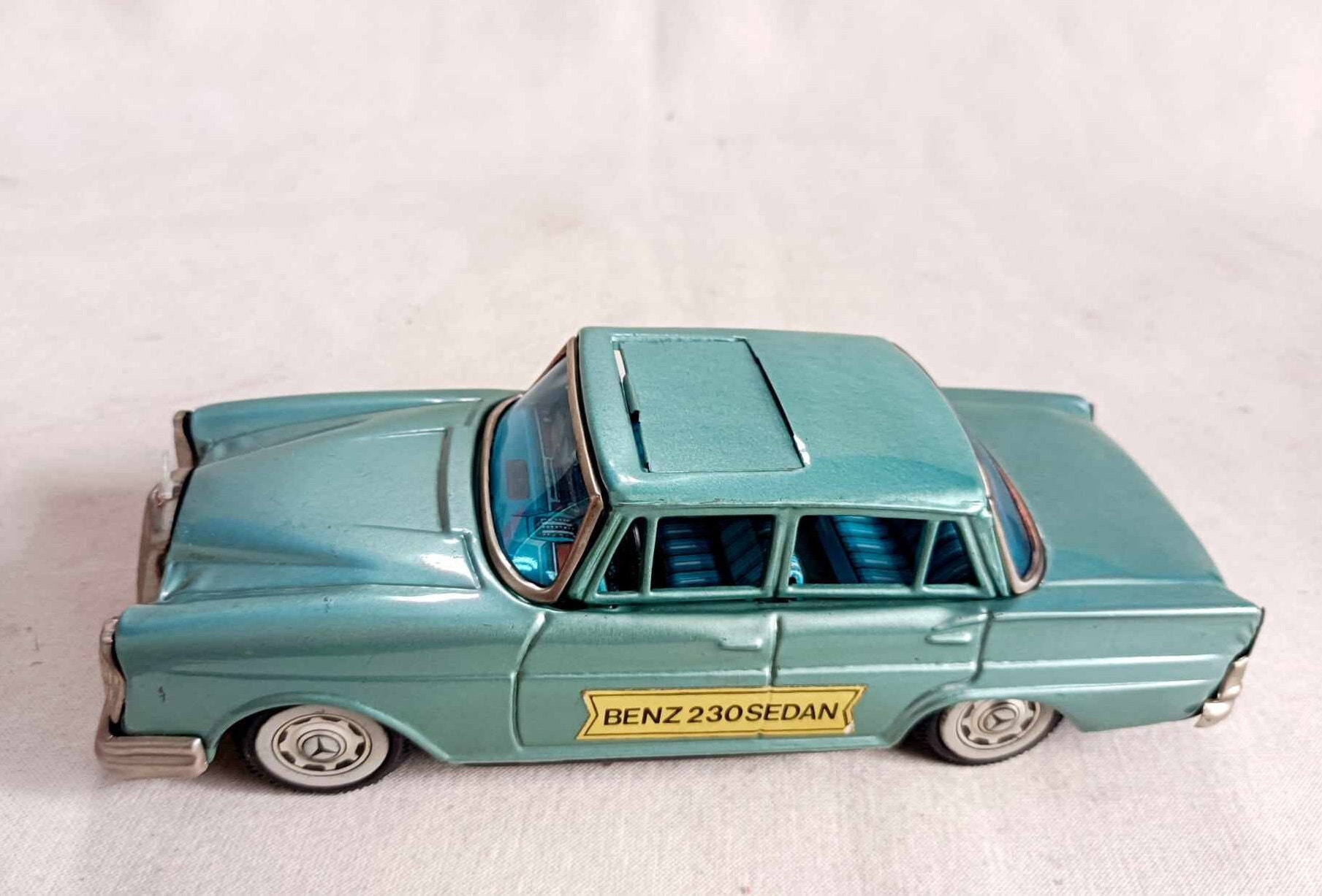 Vintage Mercedes-Benz 2 en 1 (Gebraucht) in Le Locle für CHF 70 - mit Lieferung auf kaufen