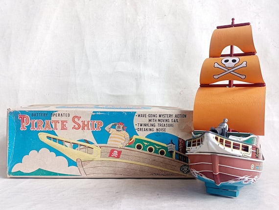 船 模型 レトロ YAMAHA 船舶 置物 Mint Masudaya Pirate Ship Tin Toy: Battery Operated, Japan, 13