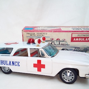 Vintage Blechspielzeug Plymouth 1961 Krankenwagen Kombi Reibung Ichiko Japan, Vintage Blechspielzeug Sammlerstücke