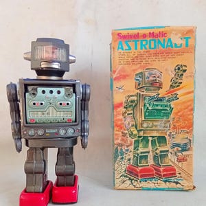 1960&#39;s Swivel-O-Matic Astronaut Horikawa Robot Battery Operated Japan Works