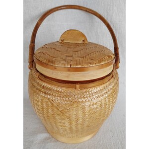 Women&#39;s Handicraft Woven Round bamboo bag woven bag, Bamboo woven handbag, Eco-friendly purse, Handcrafted bamboo bag,Natural bamboo tote