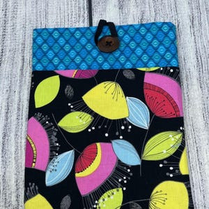 Kindle Paperwhite Sleeve, Padded Kindle Sleeve with Button, Book Lover Gift, E-Reader Cover Case for Kindle, Bookish Gift, Kindle Cover Gift