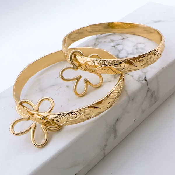 7MM Hawaiian Hamilton Gold Bangle with Flower Charm Kids Size