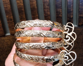 7MM Hawaiian Hamilton Gold Bangle with Heart Wave Charm