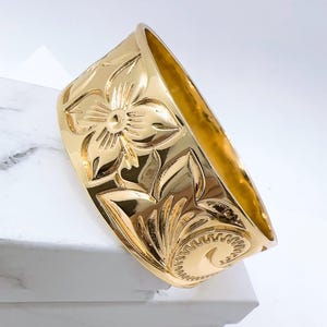 25MM Hawaiian Hamilton Gold Bangle (25mm)