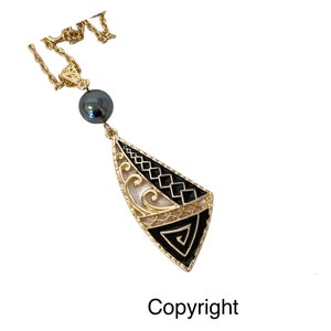 Hawaiian Tribal Black Enamel Design: Hamilton Gold Necklace with Shell Pearls