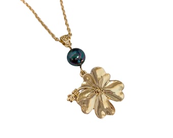 Hawaiian Hibiscus Flowers : Hamilton Gold Necklace with Shell Pearls