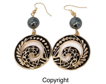 Tribal Wave : Hamilton Gold Earring with Shell Pearls