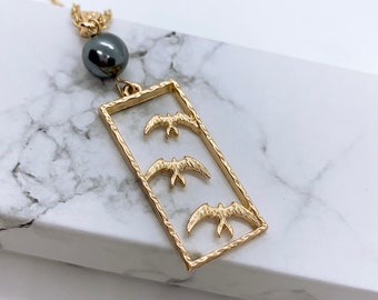 Iwa Birds : Hamilton Gold Necklace with Shell Pearls