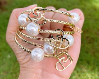 Straight Bangle with Heart Wave Charm and White Shell Pearl