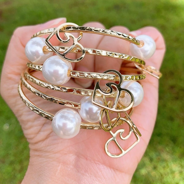 Straight Bangle with Heart Wave Charm and White Shell Pearl