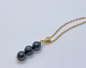 10MM Vertical Triple Shell Pearl: Hamilton Gold Necklace with Shell Pearls