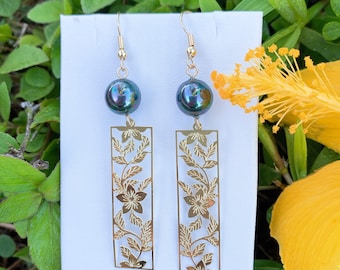 Hawaiian Flowers Tribal Earrings Hamilton Gold Earring with Shell Pearls