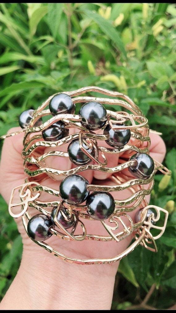 Black pearl online bangles