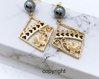Hawaiian Plumeria Flowers earrings : Hamilton Gold Earring with  Shell Pearls