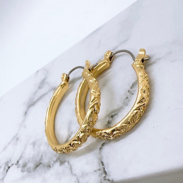 Hawaiian style Hoop Hamilton Gold Earring