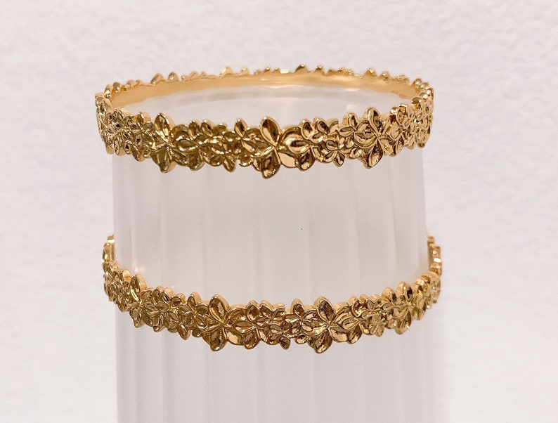 10MM Plumeria Flower Hawaiian Hamilton Gold Bangle (10Mm)