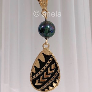 Black Enameled Tribe Teardrop Design : Hamilton Gold Necklace with Shell Pearls