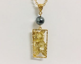 Hibiscus Flower Rectangle: Hamilton Gold Necklace with Shell Pearls