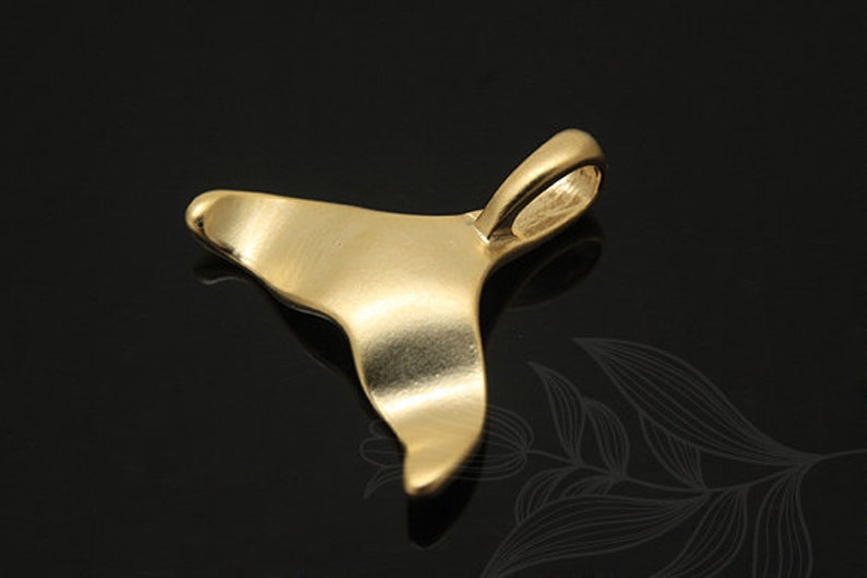 S1186-20pcs-Matt Gold Plated-Whale Tail Charm Fluke Pendant