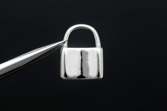 CH5075-2ea/20ea、三元合金メッキ16.8×13mm南京錠チャーム