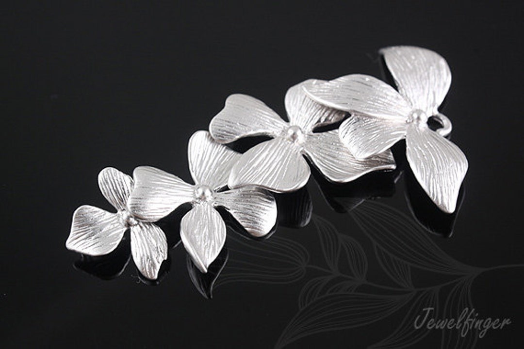 B4352ea/20eamatt Rhodium Plated2140mm Fourfold Wild Orchid Pendant