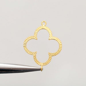 S024-2ea/20ea-Matt Gold Plated-25*19mm Clover Charms, Clover Connector, Necklace Earrings Making Supply