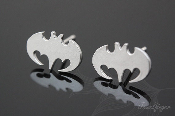 Boucles D'oreilles Argentées Forme Chauve-souris - 19 X 17 Mm - Fantaisie - Neuves Sans Emballage