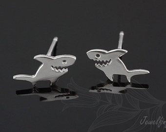 H897-10 pairs-Matt Rhodium Plated- shark post earring