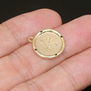 CH0073-2/20 unidades, dijes de moneda con forma de estrella cúbica negra chapados en oro de 17 x 19 mm, colgante de medallón de brújula, suministros para hacer collares y aretes