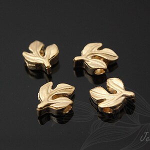 H010-4 pièces/100 pièces-Plaqué or mat, breloques mini feuilles, perles en métal, breloque en métal, apprêts de collier, apprêts de bijoux en gros